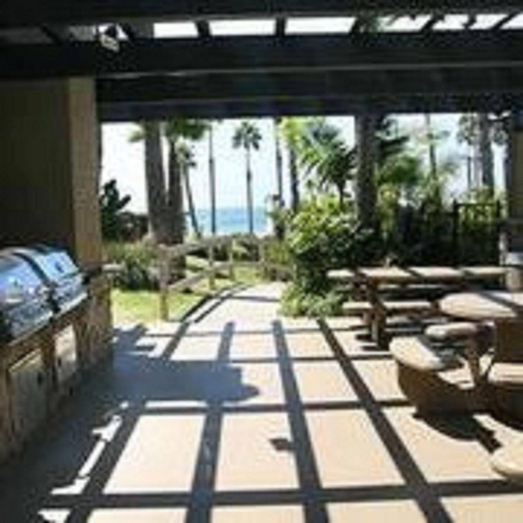 Oceanview Retreat - Steps To The Beach And 2 Pools Oceanside Exterior photo